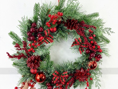 Vòng nguyệt quế 4 loại lá nơ caro đỏ ĐK 55 - 60cm VNGQ-X-42